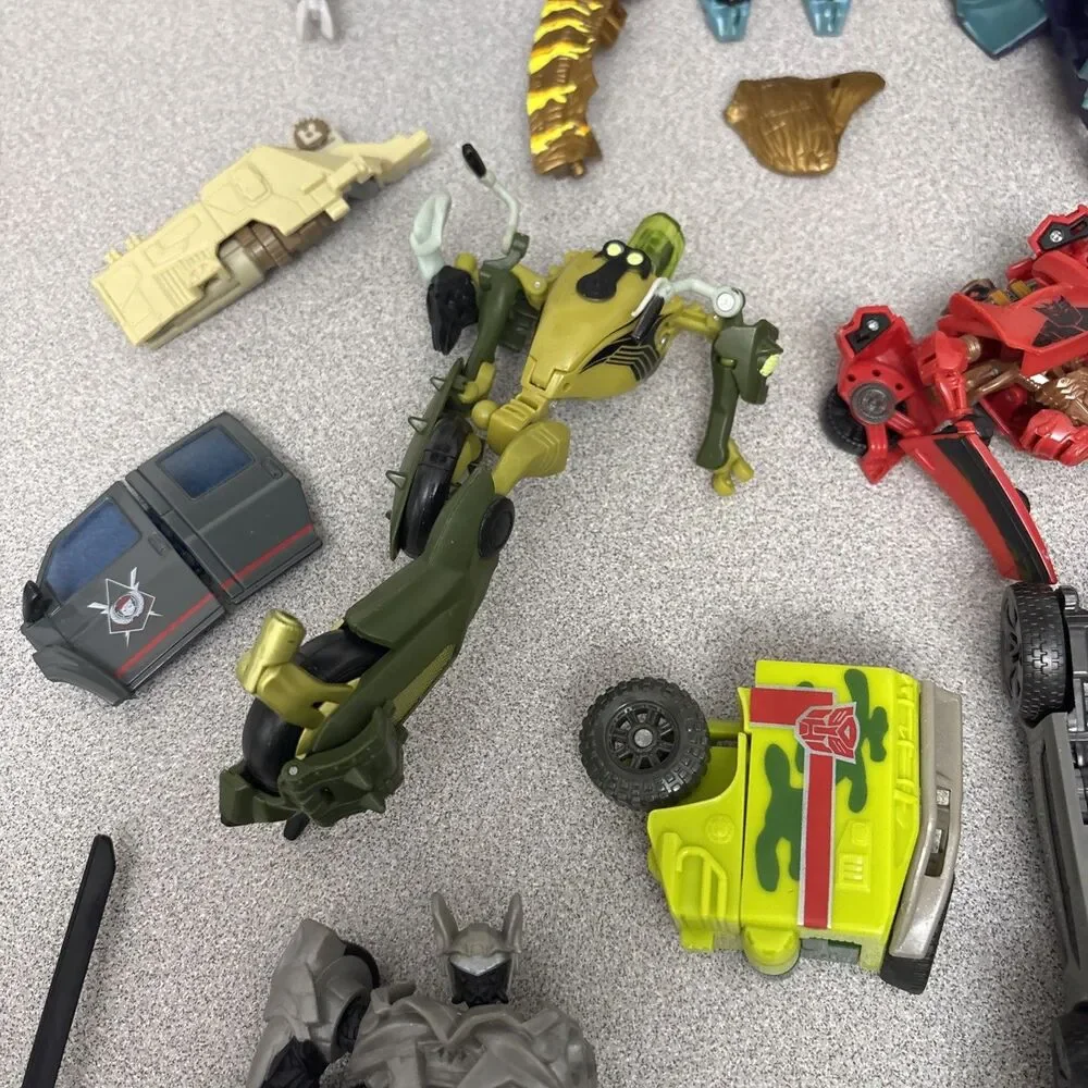 Transformers Lot of Incomplete Figures For Parts Pieces - As Is lot